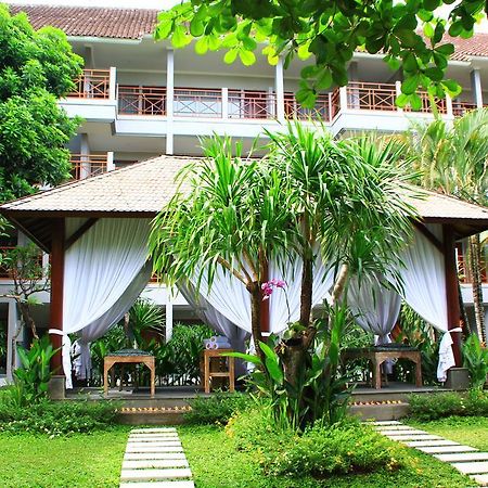 Dewi Sri Hotel Legian Esterno foto